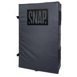 Snap climbing Grand Guts crash pad climbing bouldering* Big