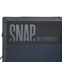 Snap climbing Grand Guts crash pad climbing bouldering* Big