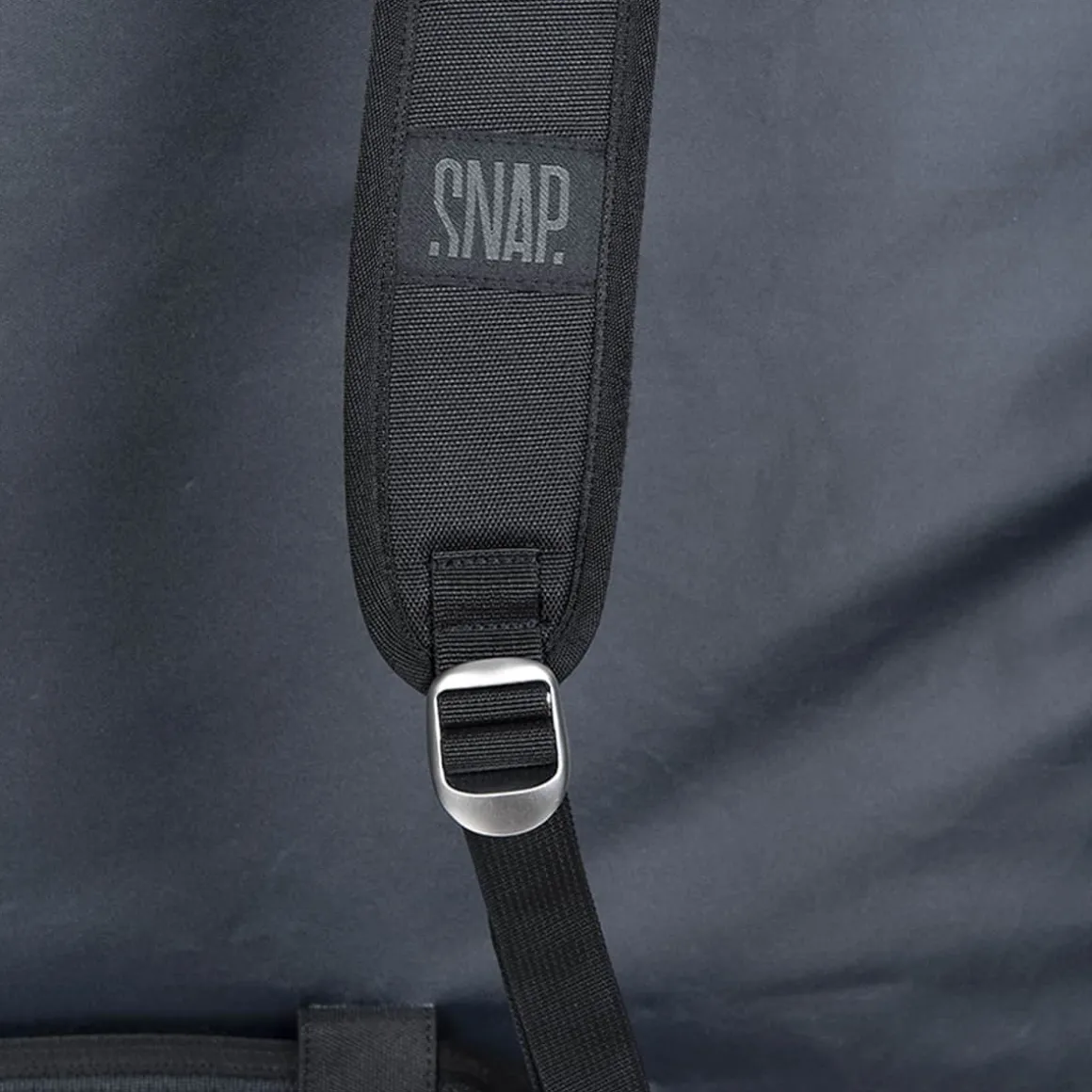Snap climbing Grand Guts crash pad climbing bouldering* Big